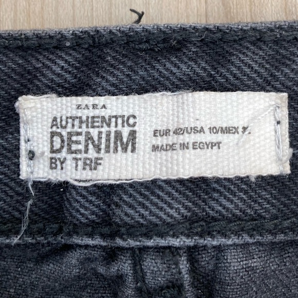 Zara Denim Shorts - Picture 5 of 7